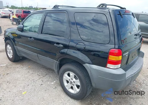 2005 Ford Escape Xlt z USA, uszkodzony, nr VIN 1FMYU03185KA32777